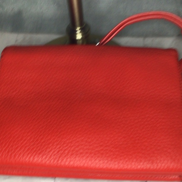 Auxiliary Vibrant Red Crossbody Bag - Picture 5 of 10
